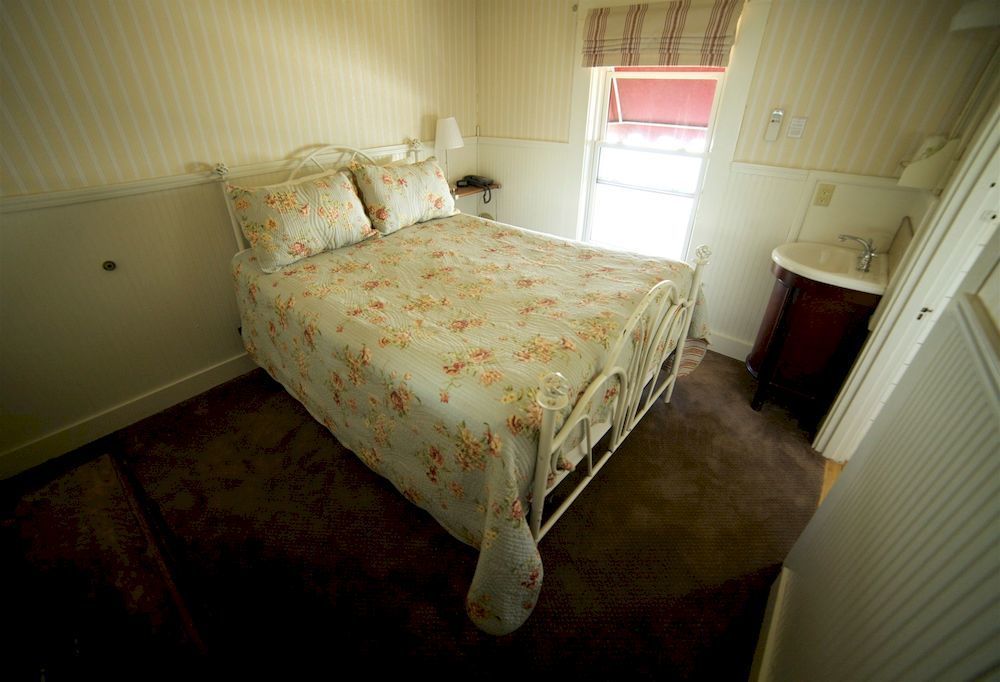 Hotel Charlotte Гроувланд Екстериор снимка