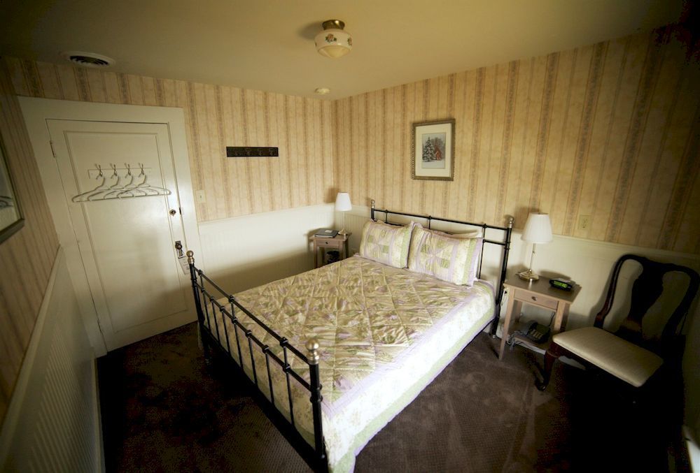 Hotel Charlotte Гроувланд Екстериор снимка