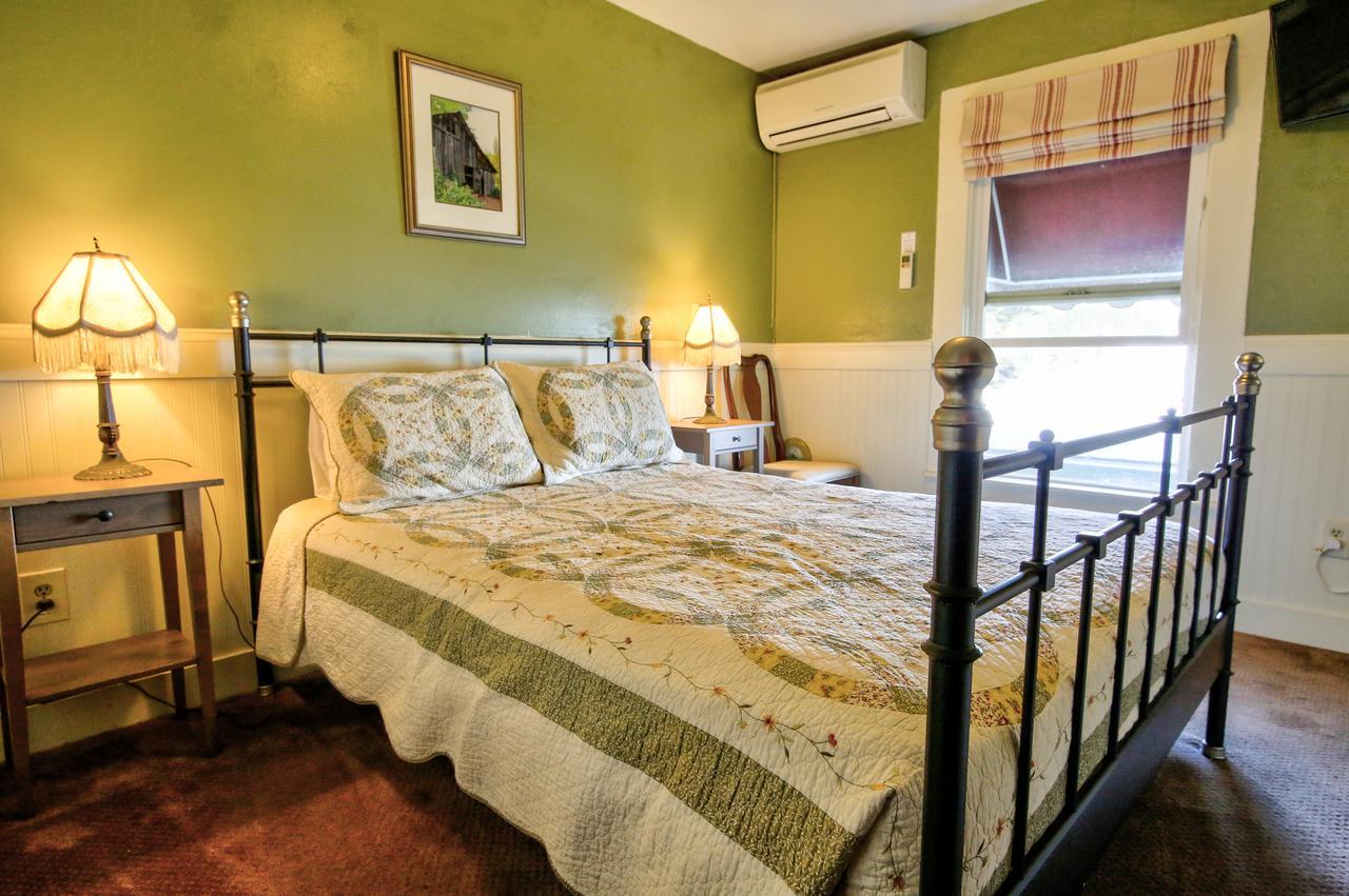 Hotel Charlotte Гроувланд Екстериор снимка