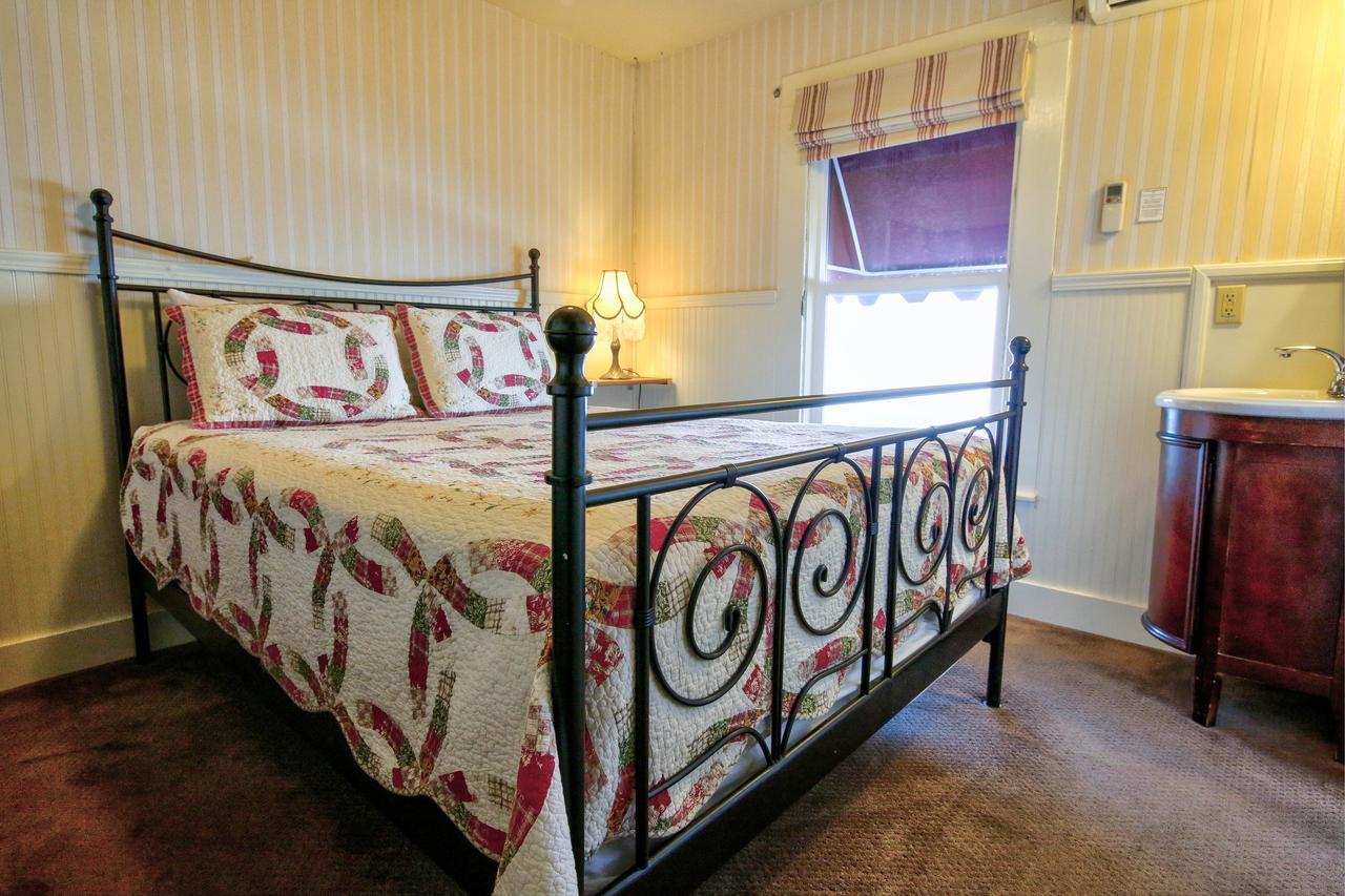 Hotel Charlotte Гроувланд Екстериор снимка