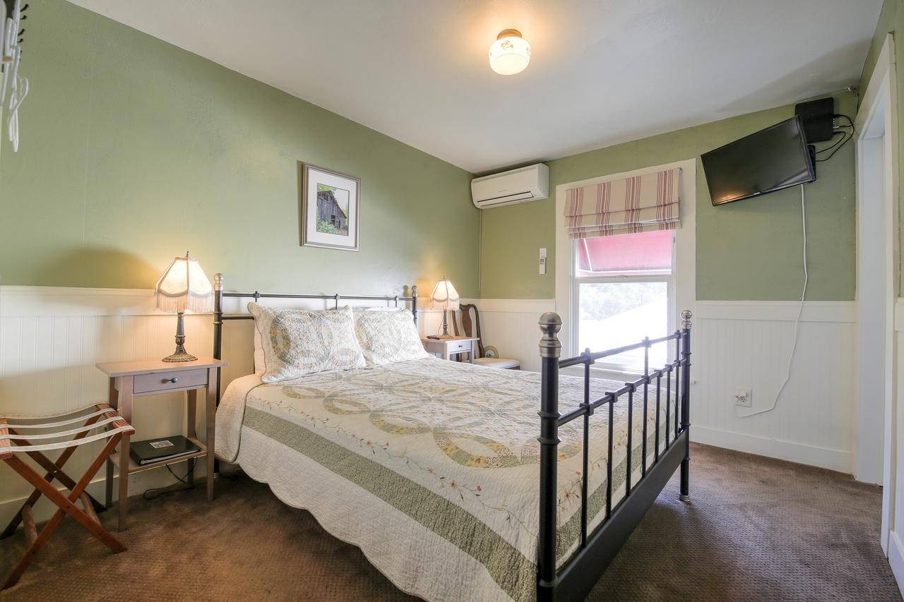 Hotel Charlotte Гроувланд Екстериор снимка